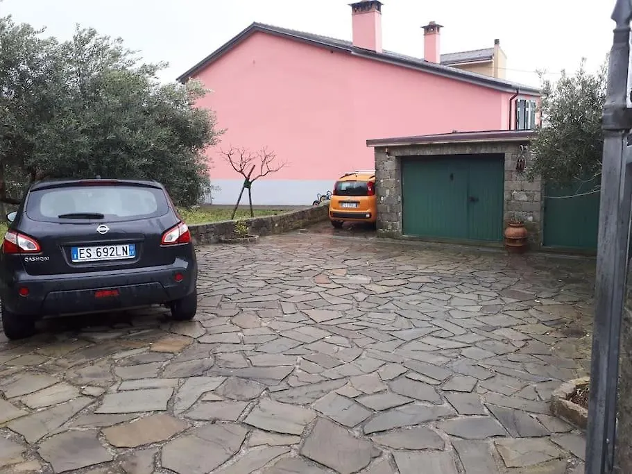 I Chechin - Homy 5 Terre Apartment Volastra 0*,  Italy